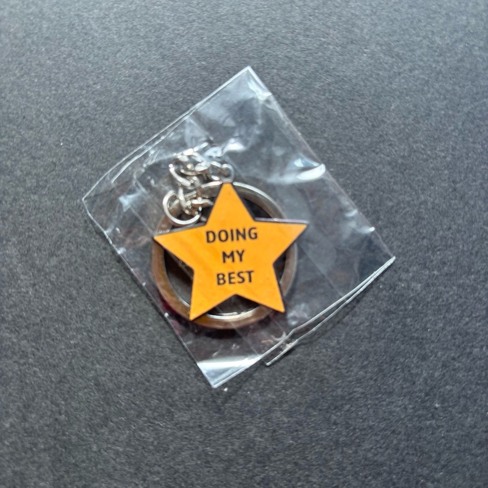 'Doing My Best'  Yellow Star Keychain | Funny Novelty Gifts - Picture 2 of 9